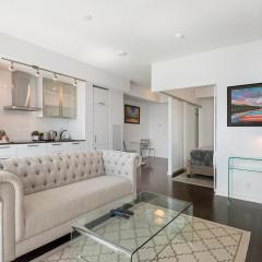 Luxury 1BR Suite - Lake & City View on 39th Floor
