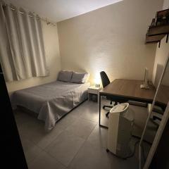 Quarto com banheiro privativo em Belo Horizonte - MG