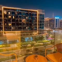 Luxury Chic Studio in Azizi Riviera-Cozy & Elegant, 10 minutes from Downtown Dubai