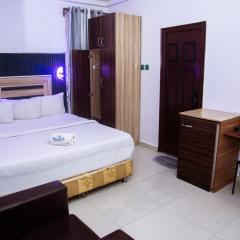Anuoluwapo Taiwo Hotels