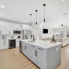 4br3ba Modern Sleeps 10 8 Minutes to Raymond James