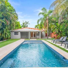 Luxury 3BR Villa Near Beaches & Miami Hotspots