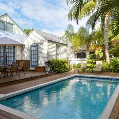 First Breath by AvantStay Close to Old Town w Pool Month Long Stays Only