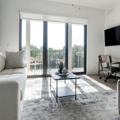 Landing Amazing 1BD Pool Gym