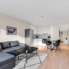 City apartment by Tromsøsundet