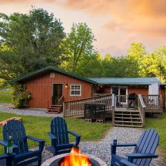 The Rustic Cottage by AvantStay Hot Tub Fire Pit Pool Table 5mins to Town