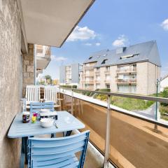 700m de la plage, centre Dinard, 2 adultes 1 enfant