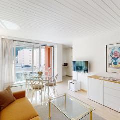 Apartment Skyline 204