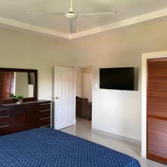 Cozy Retreat in Gated Portmore Country Club