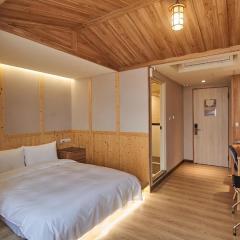 Chillax Inn 知樂愛河館