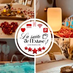 L'EXTASE - LOVE ROOM - Jacuzzi privé & Terrasse - Parking et Wifi Gratuit - Elégance & Confort - Une expérience Détente et Sensuelle à votre portée ! OFFRE SPÉCIALE