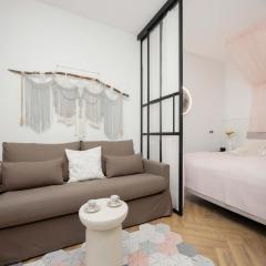 Pastel Apartment Andersa in Warsaw with Air Conditioning by Noclegi Renters