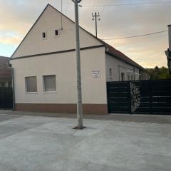 Prenociste-apartmani Laki S