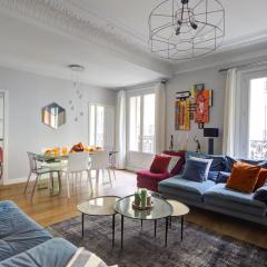 Arc de Triomphe & Théâtre Marigny - Paris Vacation Rentals