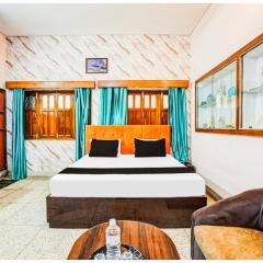 Hotel Subh Aura Suites - Near Kashi Vishwanath Temple And Ganga Ghat -With Fully Air conditioned- Wifi - Room Service - A Luxury Room in Varanasi
