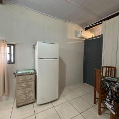 Apart a poucos metros da praia