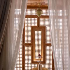 Riad Al Muhandiz Peaceful Duplex Suites near Jemaa El Fna