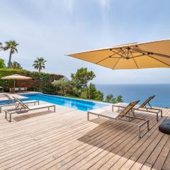 Herce Property - Private Pool & Beachfront Villa