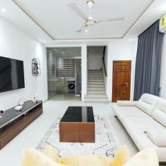 Luxurious townhouse behind Achimota Mall