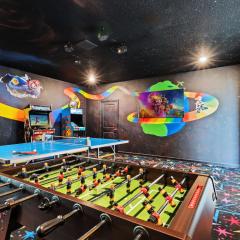 Great 8 br villa w games theater pool by Disney