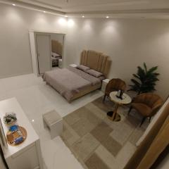 Salam Apartments 5 Spacious bedroom, bathroom and outdoor patio C-5