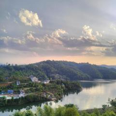 Hotel bright moon lake