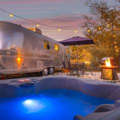 Running Buck Airstream 2 - Hot Tub & 5 Min to Main