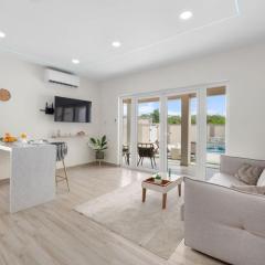 Dreamy Getaway w/ Private Pool | BBQ |5min Airport