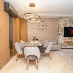 Luxury Apartment with Sea View & Free Parking