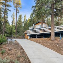 Deer Canyon Home - Walk to slopes, Hot tub, Foosball