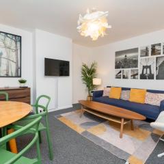 Brett Stays - Modern - All Mod Cons - SmartTV - BBQ - Sleeps 8