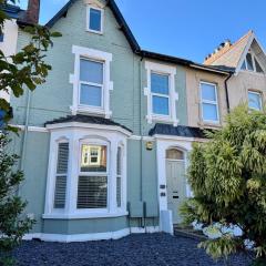 The Whitley Maisonette, Luxury Family Holiday Home