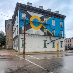 Camp Washington Flat Walk to Coffee, Bars and Dtwn