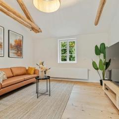 Chic One-Bedroom Near Luxembourg City Center