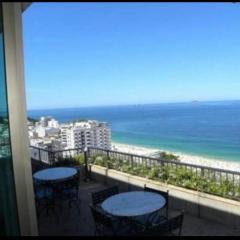 Tiffany's Ipanema Flat with balcony, living room and 2 en-suites