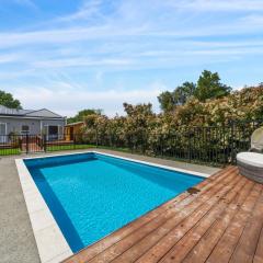 Poolside Villa on Dublin - Martinborough Retreat