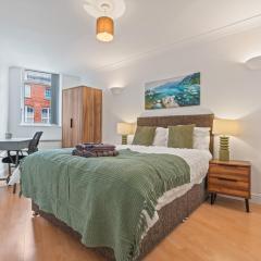 Leeds Central Hub - Free Parking - Sleeps 5