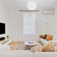 The Newtown Haven with Private Parking