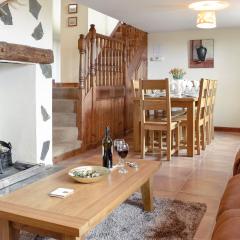 Ty Hir Bwlch Gwyn Farm Equestrian Centre