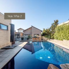 Rockleigh Bay - Gas Heated Spa and Solar Heated Pool