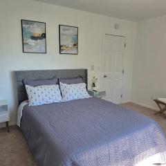Cozy 2BR - Near Airport & City