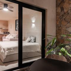 Romantic Getaway Studio w-Private Terrace