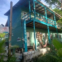 Onat Roatan hostel