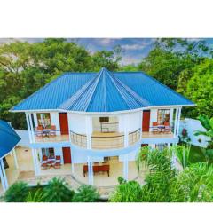 Hellens Riverside Villa Luxury Garden Room