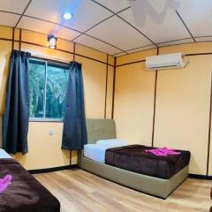 Sukau Backpackers Bed & Breakfast