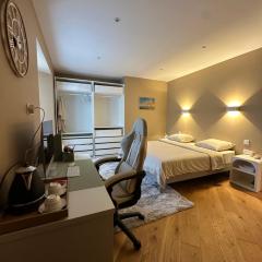 Charmant manoir rénové avec chambres indépendantes et salles de bain privatives,