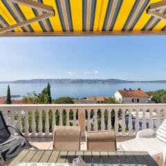 JELKA NV 1 - Apartment 6 pax with two terraces, sea view, parking, grill