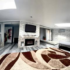 Stone City Apartment in Park Zone