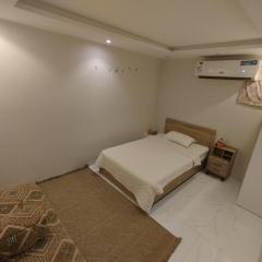 Salam Apartments 6 Small room with private entrance on the street C-6