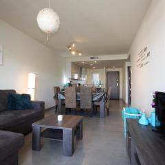 Casa turquesa, apto en residencial de lujo